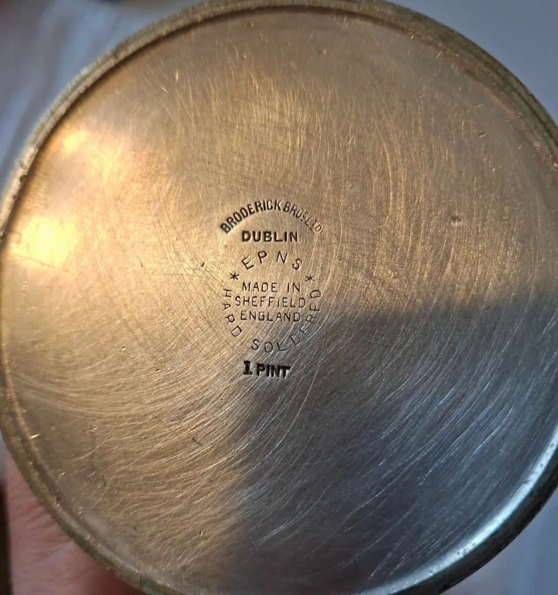 Antiques from Ireland: Set of three jugs - Image 2