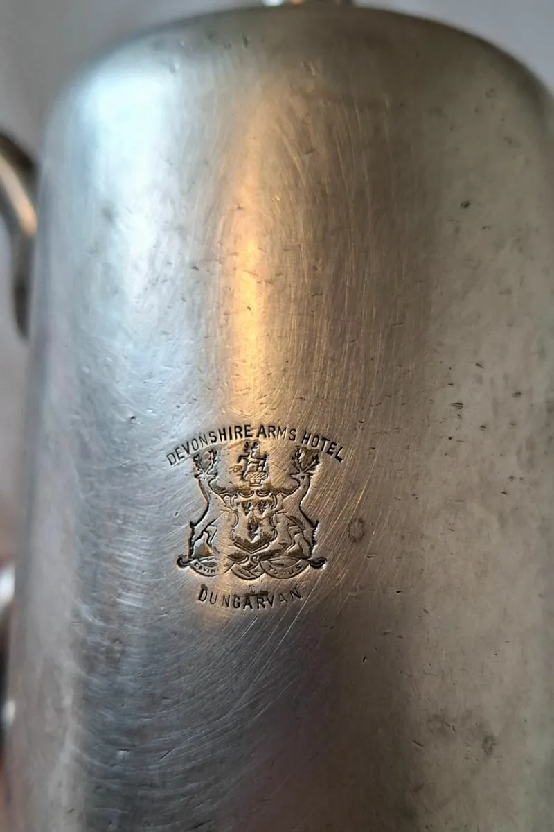 Antiques from Ireland: Set of three jugs - Image 3