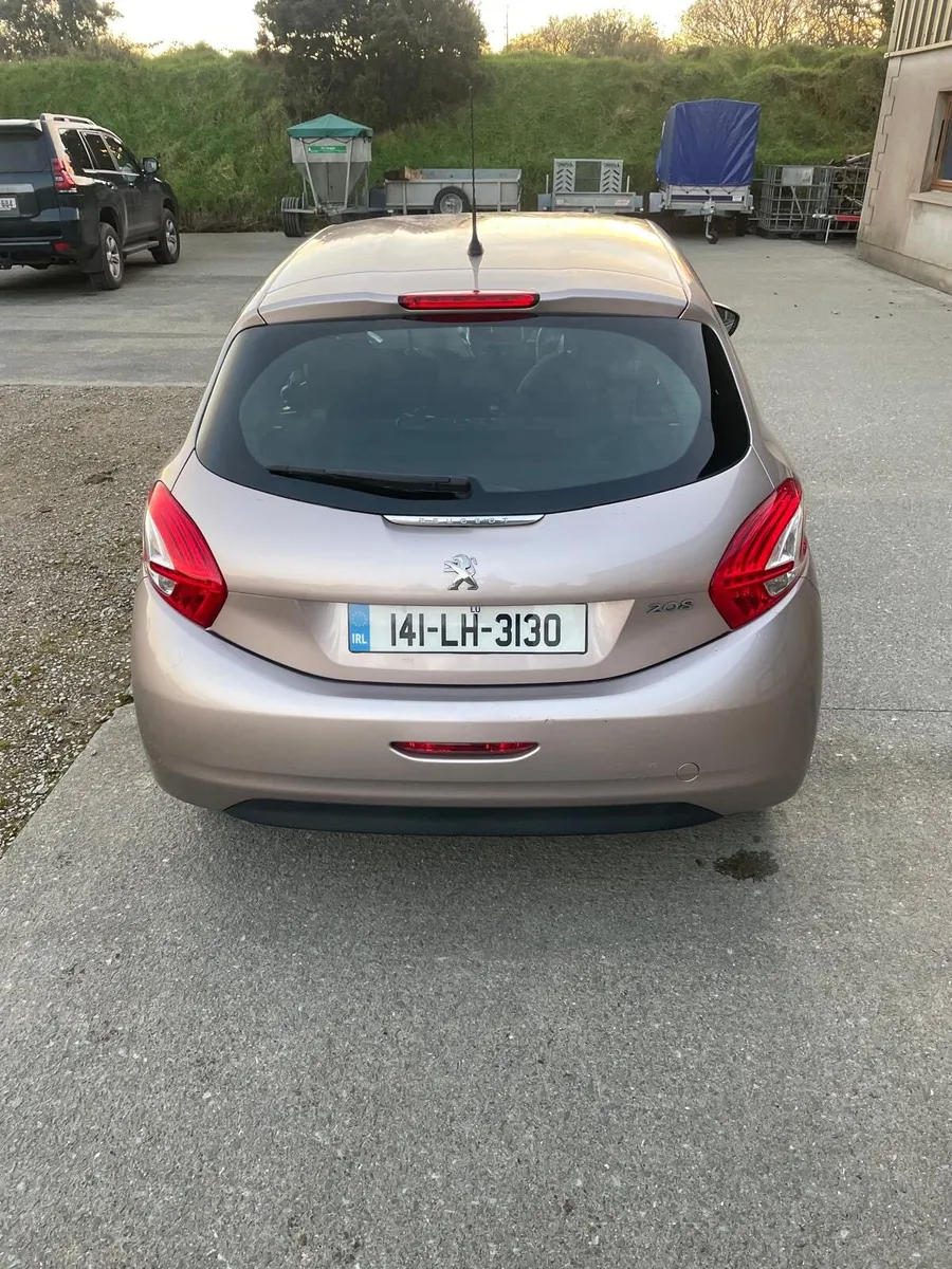 Peugeot 208 2014 - Image 2