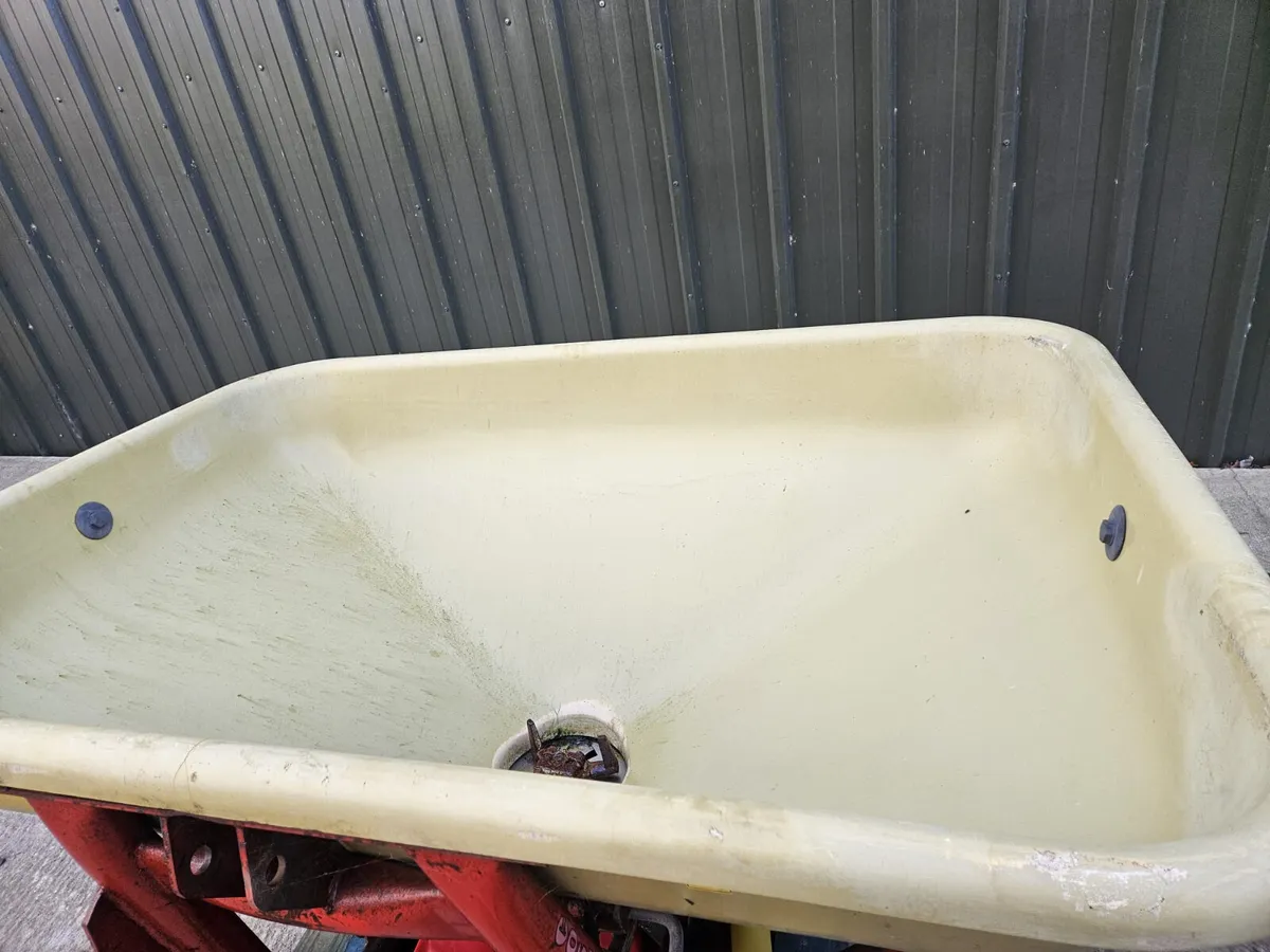 Fertiliser Spreaders - Image 4