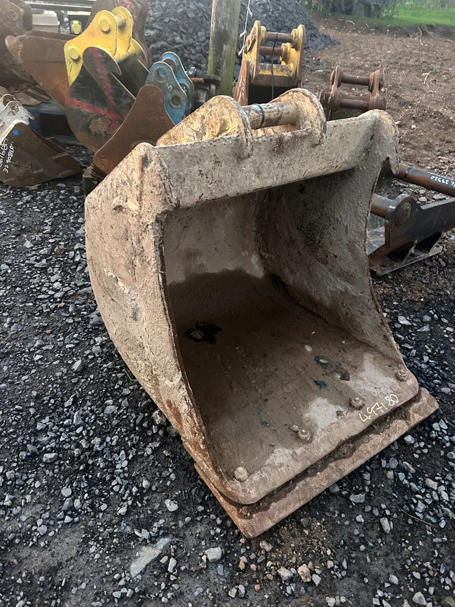 Whites 2ft gummy bucket 45 mm pin - Image 1