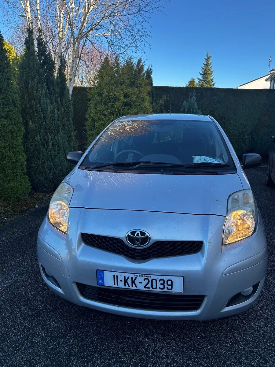 Toyota Yaris 1.0 Sport 5DR 2011 - Image 2