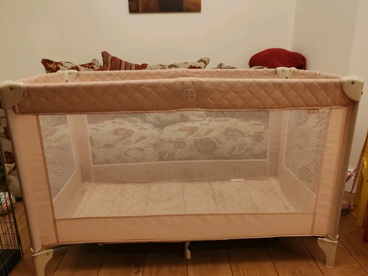 Travel cot - Image 1