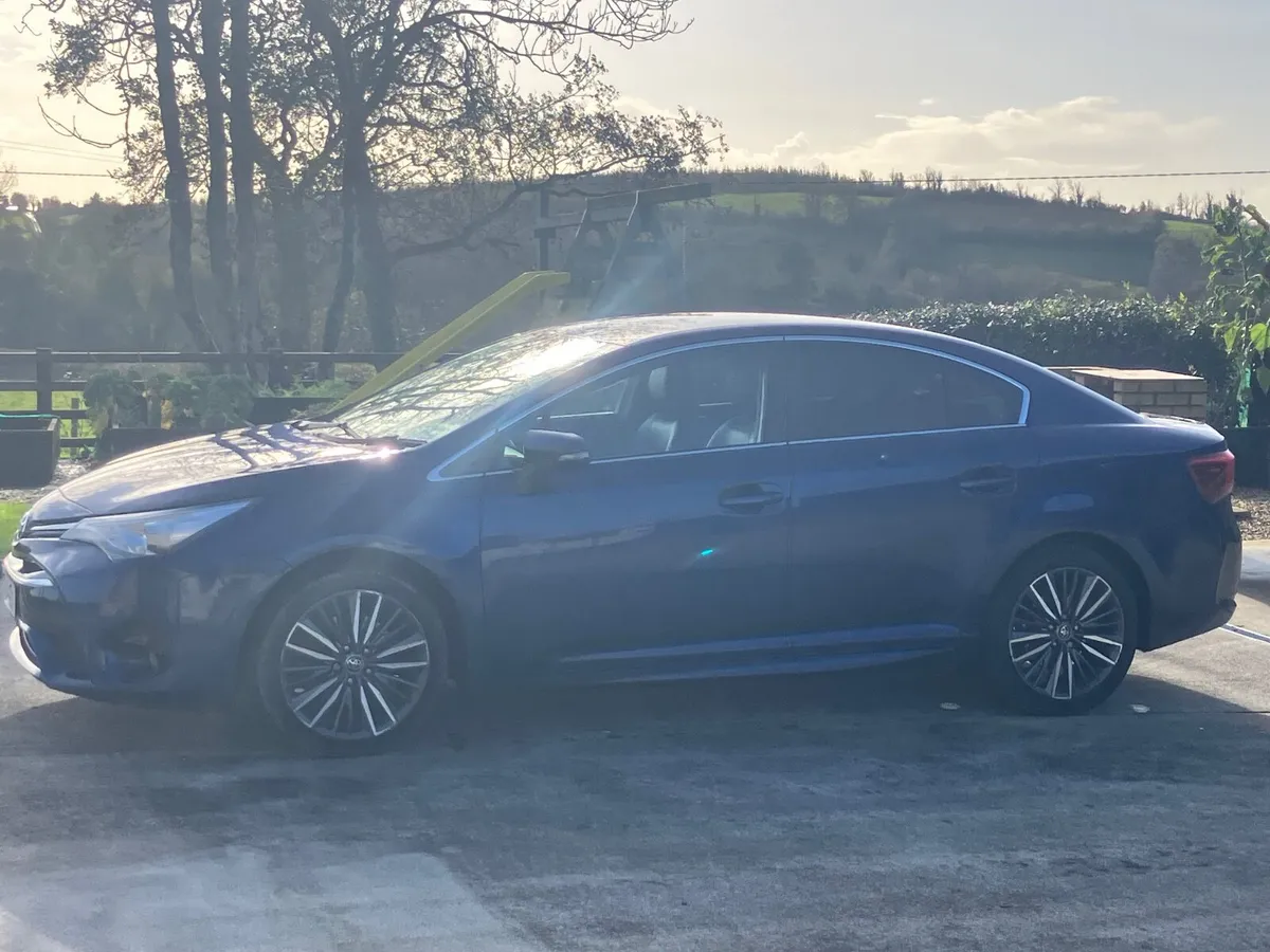 Toyota Avensis 2017 - Image 2