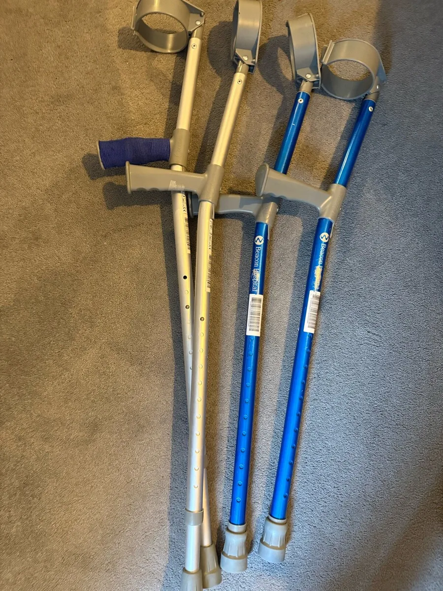 Crutches 2X Pairs