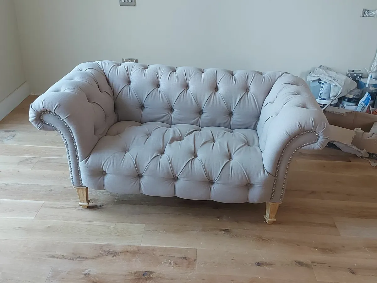 Classic Chesterfield couch - Image 2