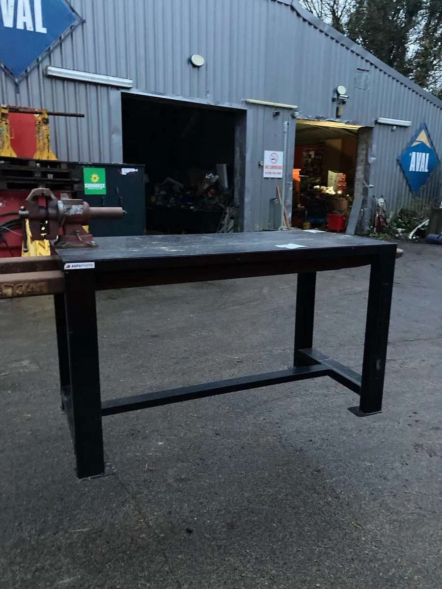Steel work bench with duel swivel vice - Image 3
