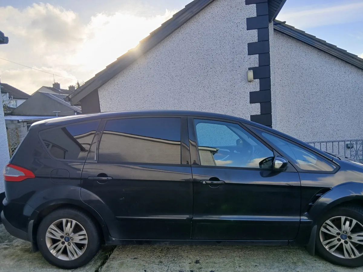 Ford S-Max 2011 - Image 1