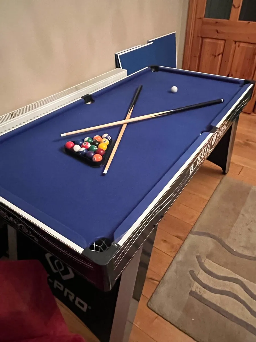 Pool table - Image 1