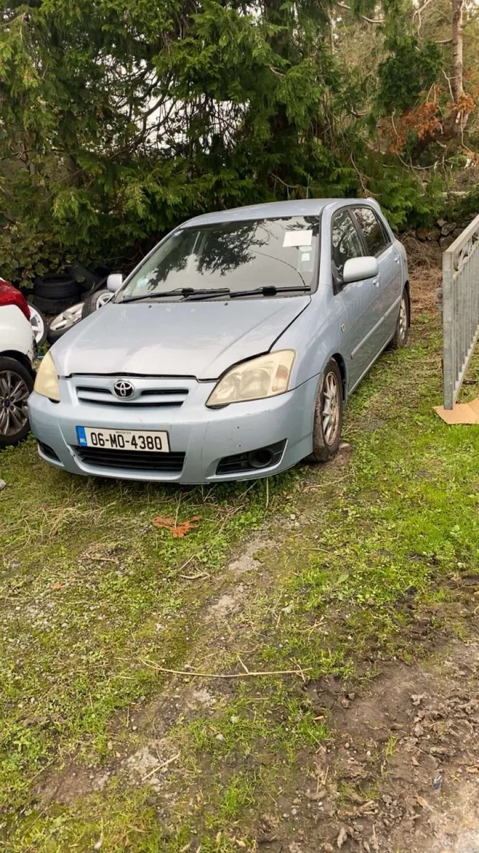 E12 Corolla (for breaking) - Image 1