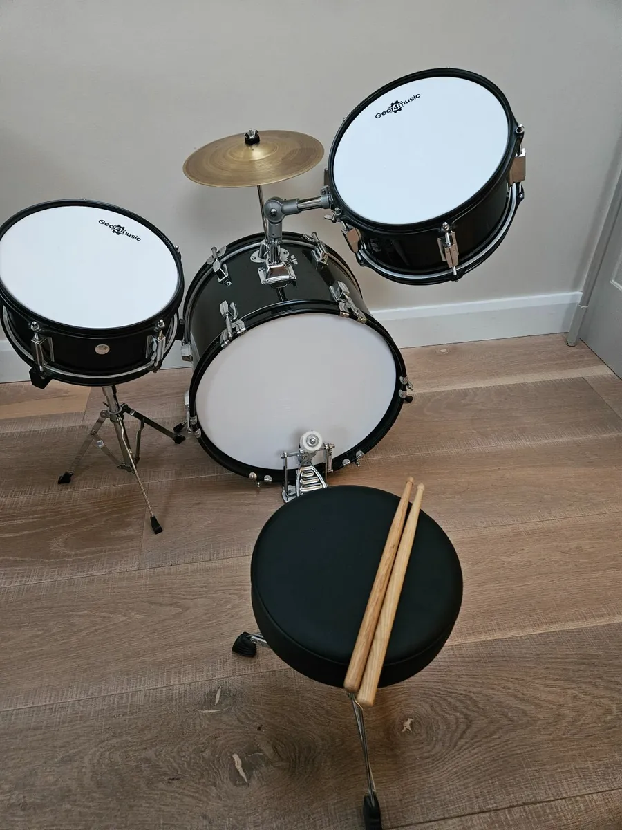 Junior 3 piece Drum Kit by Gear for Music - Image 3