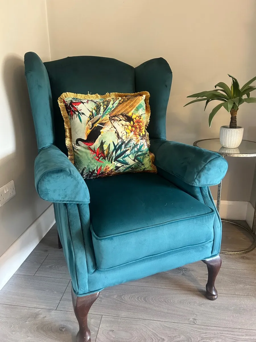 Queen Anne Chair - Image 1