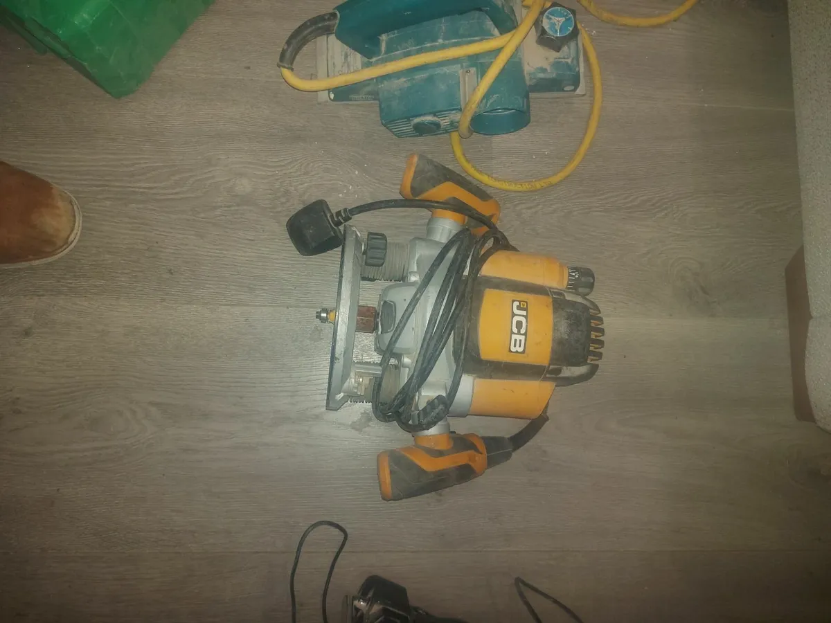 Makita 110vt planer Jcb router220 vt - Image 1