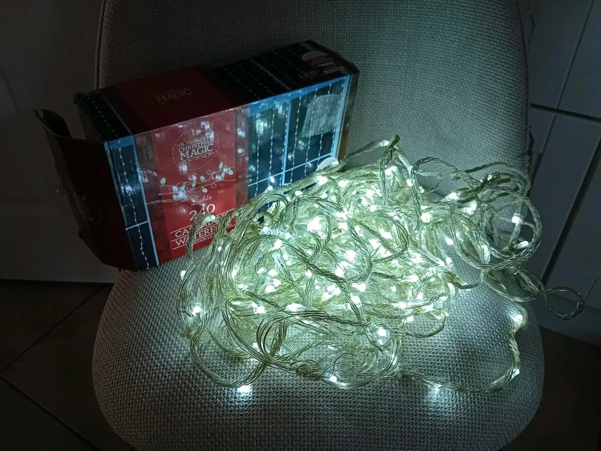 Cascading Waterfall Curtain Lights - Image 2