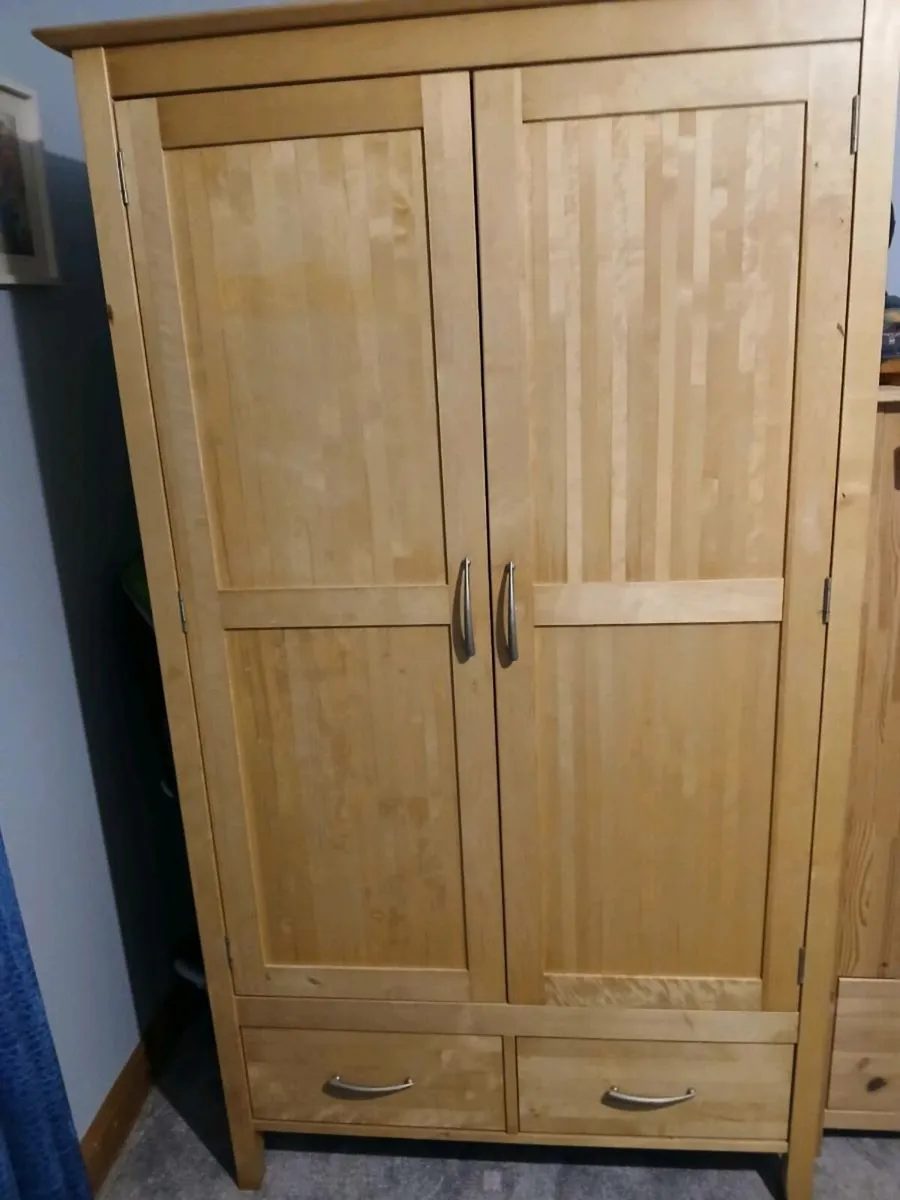 Solid wardrobe - Image 2