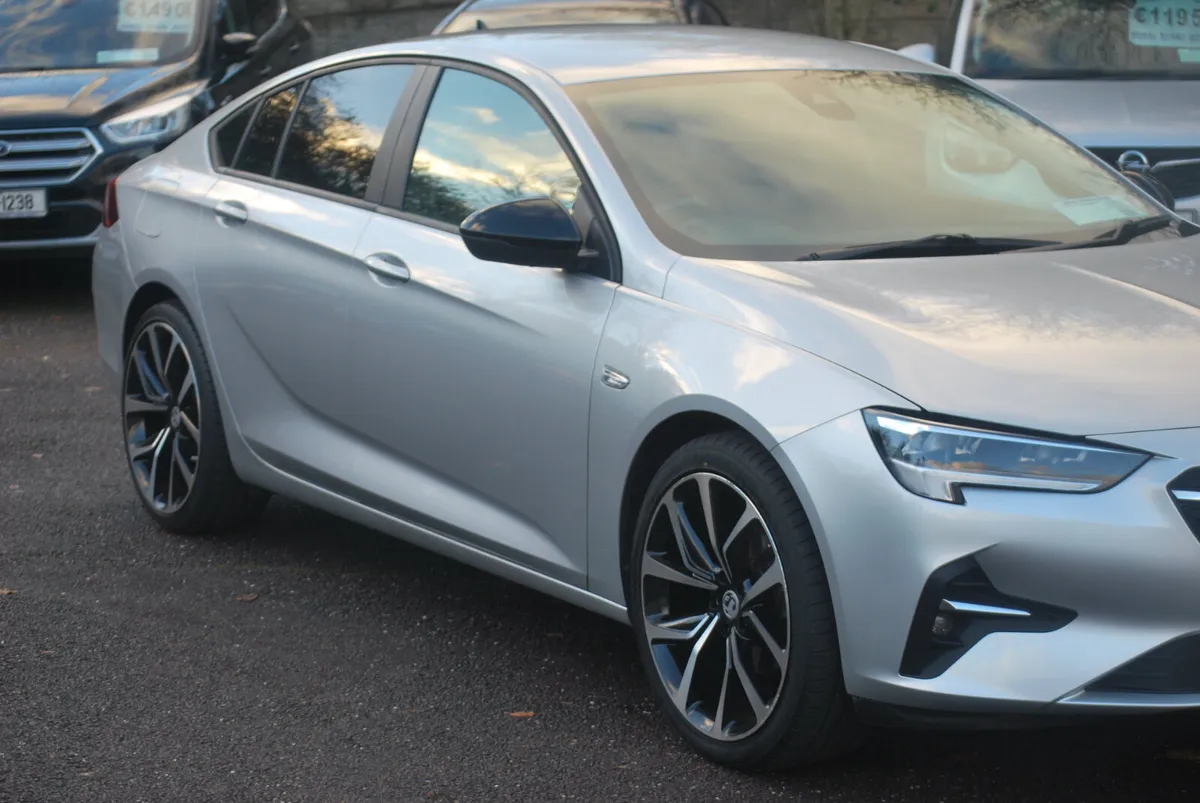 Opel Insignia 2022 SC 1.5 Diesel - Image 3