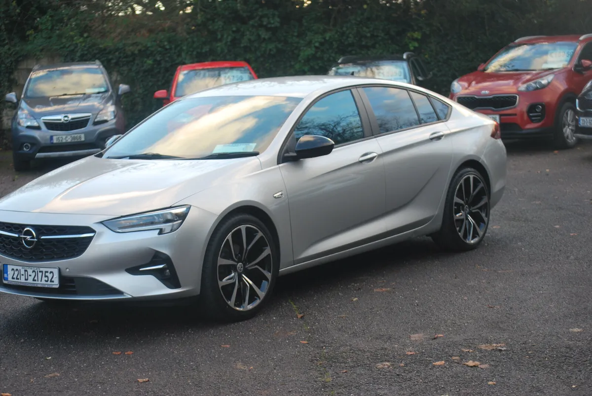 Opel Insignia 2022 SC 1.5 Diesel - Image 1
