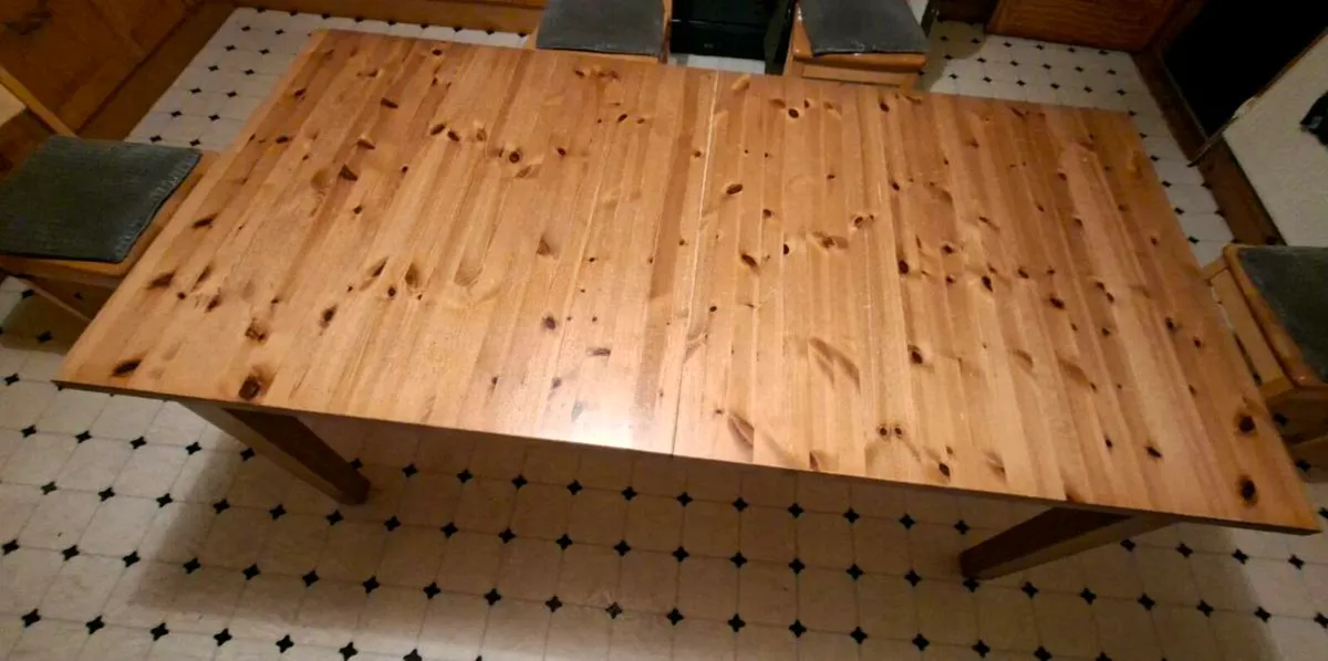 Extendable kitchen table - Image 1