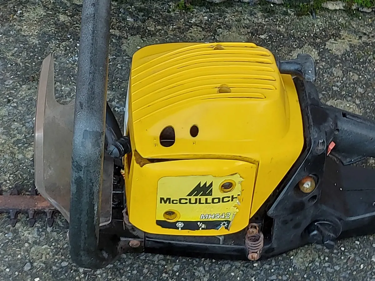 McCulloch Petrol Hedge Trimmer Hedge Cutter - Image 2