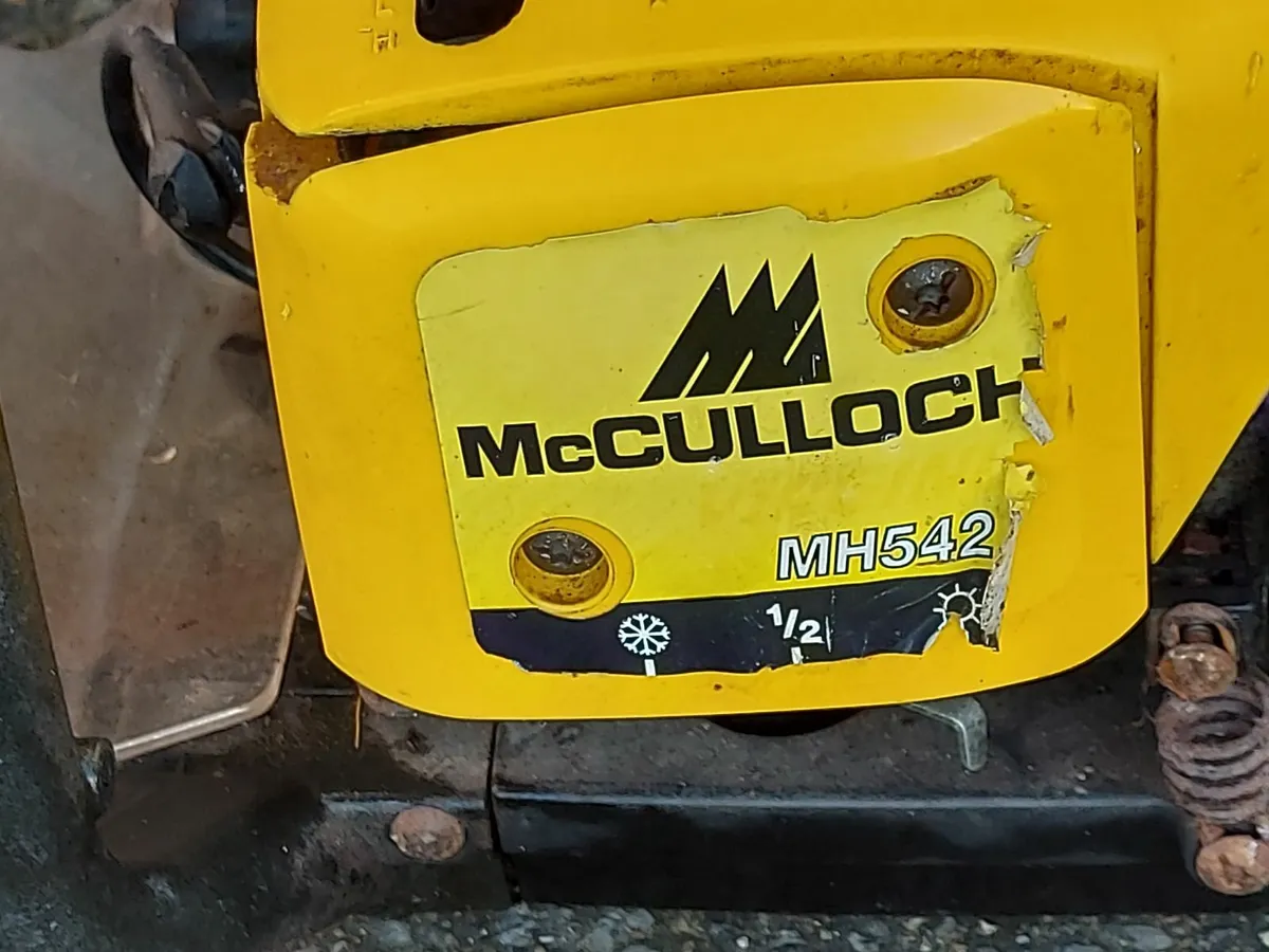 McCulloch Petrol Hedge Trimmer Hedge Cutter - Image 3