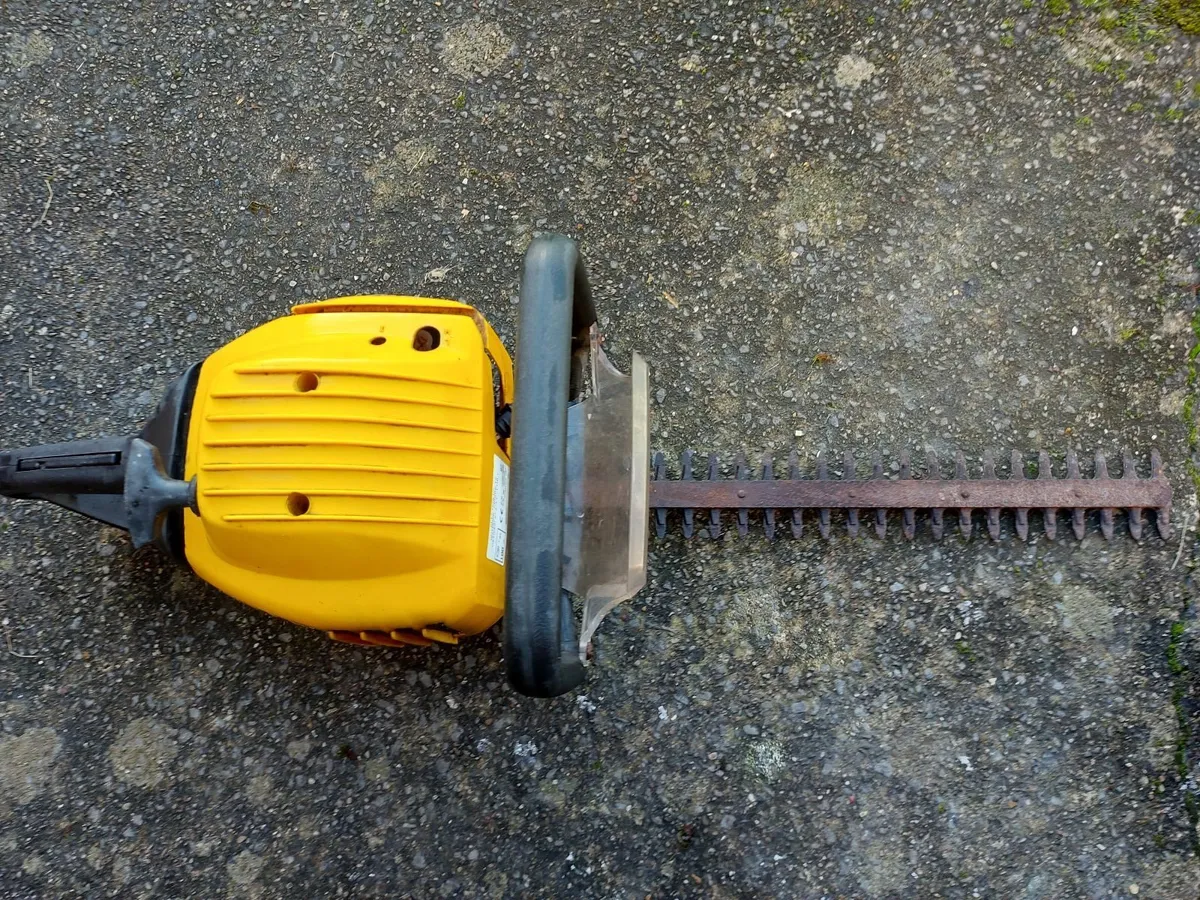 McCulloch Petrol Hedge Trimmer Hedge Cutter - Image 1