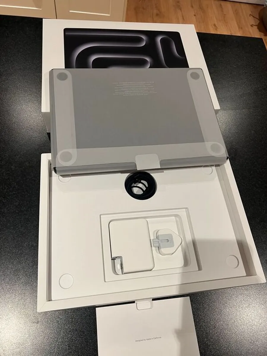 Macbook Pro 16.2" | M4 Pro | 20-core Gpu | 48gb | 512gb - Image 4
