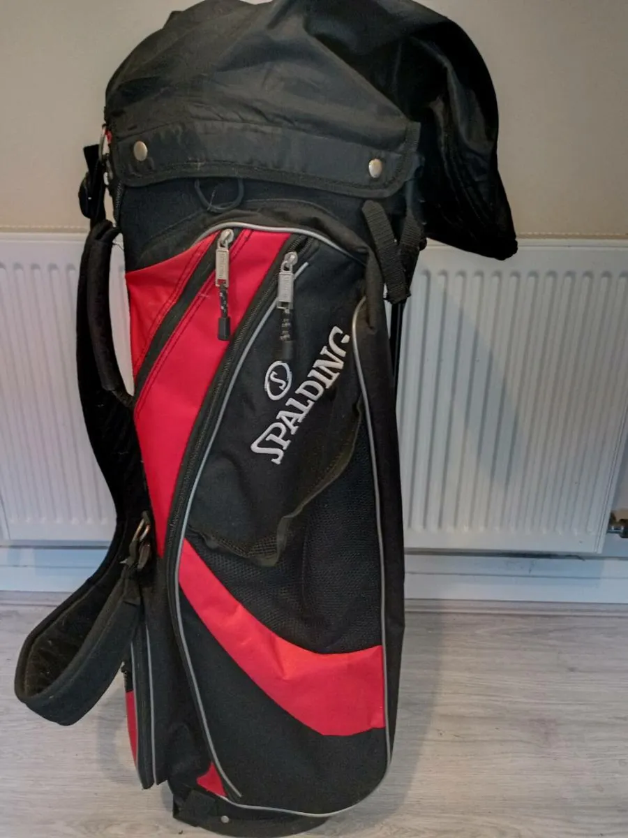 Spalding golf bag with stand. - Image 3
