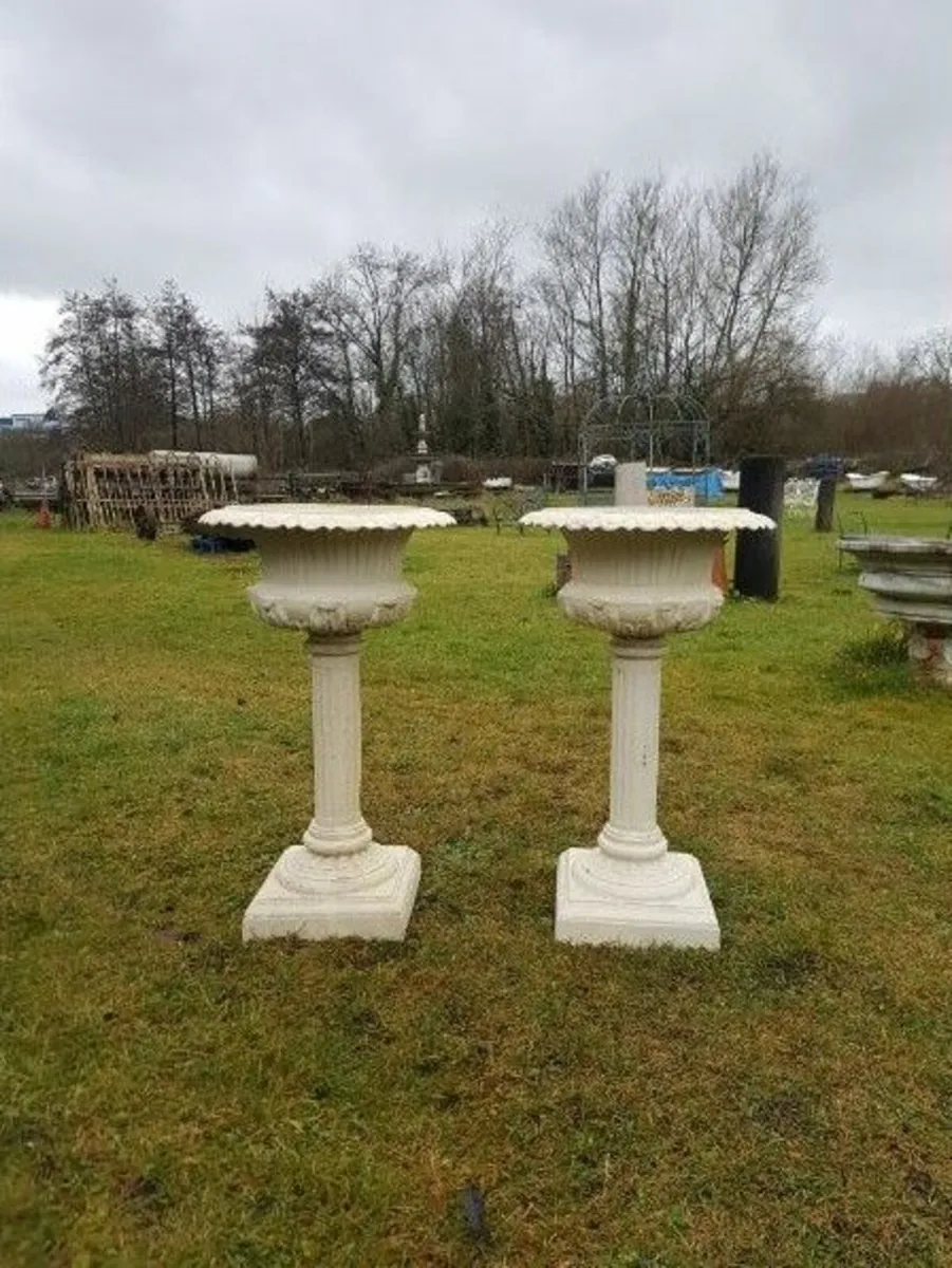 Urn 3 – D3492 - Image 1