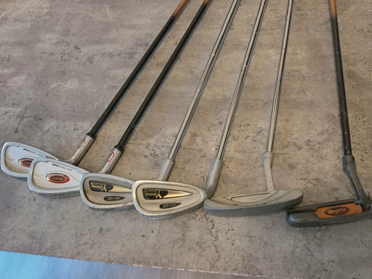 A selection of junior golf clubs. Left handed club - Image 2