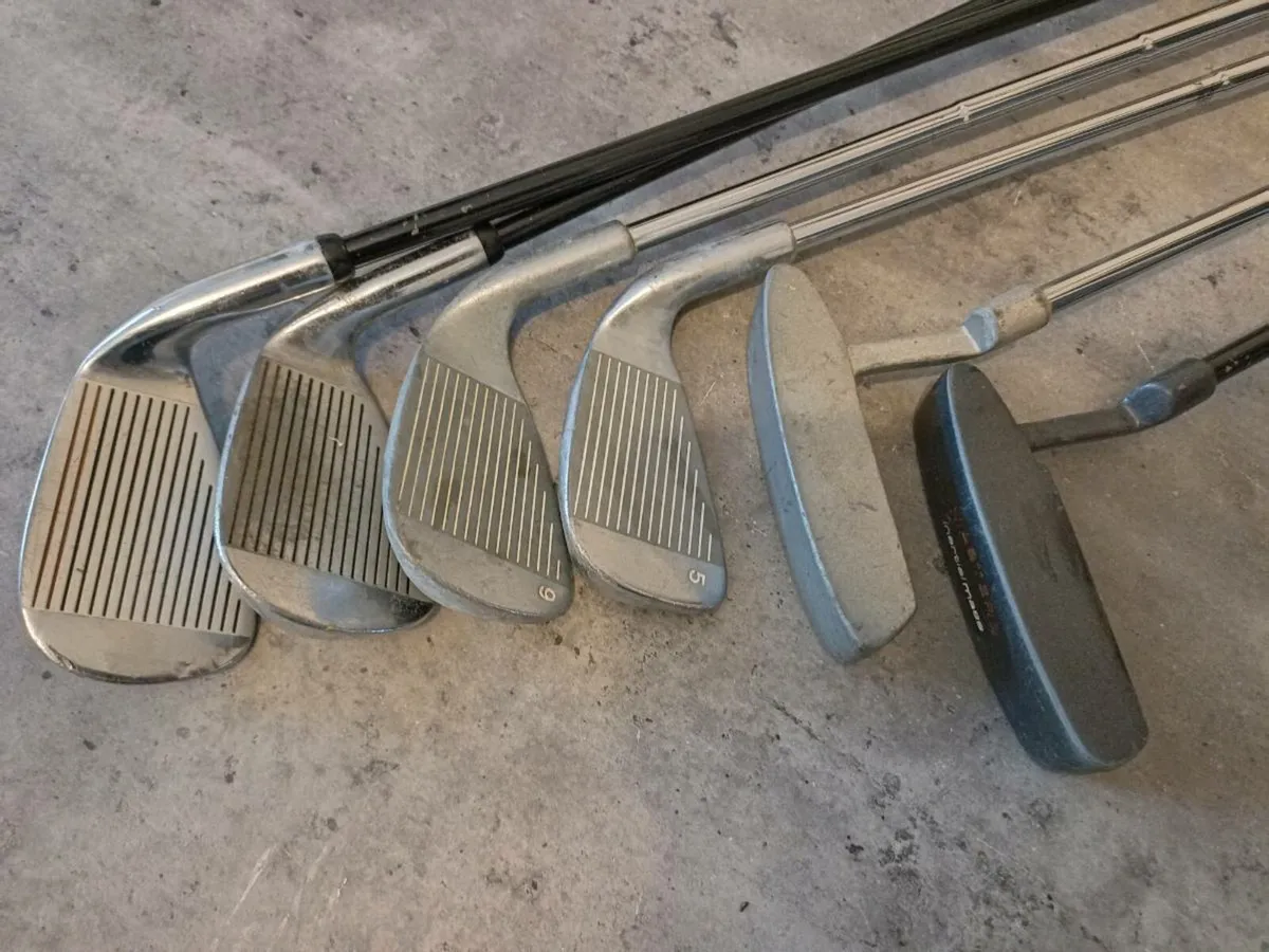 A selection of junior golf clubs. Left handed club - Image 3