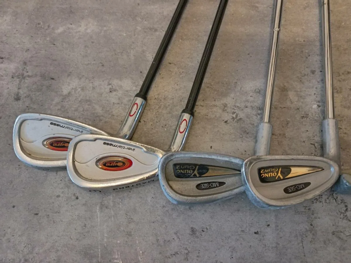 A selection of junior golf clubs. Left handed club - Image 4