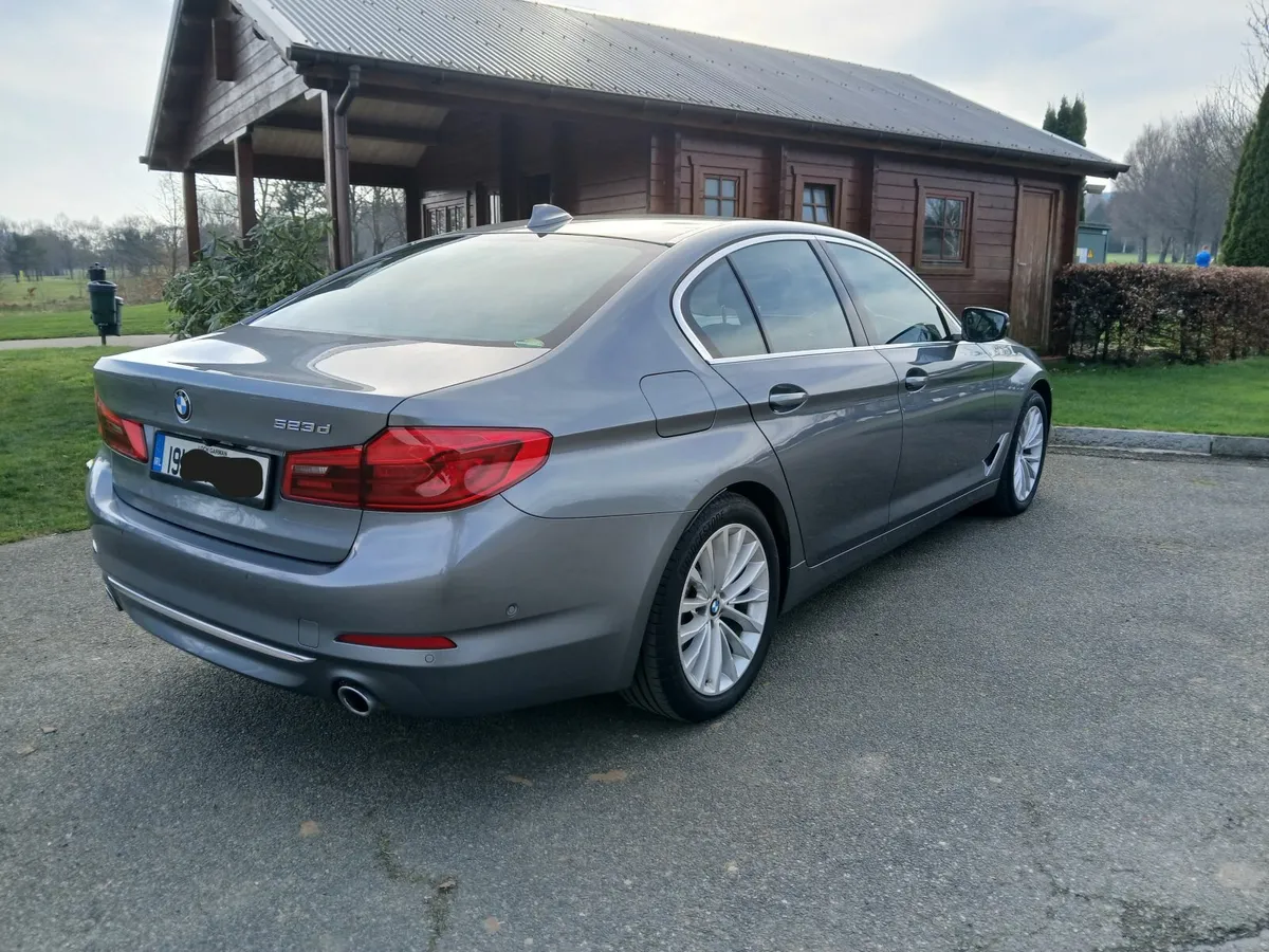 BMW 5  " LUXURY LINE"€29500 - Image 2