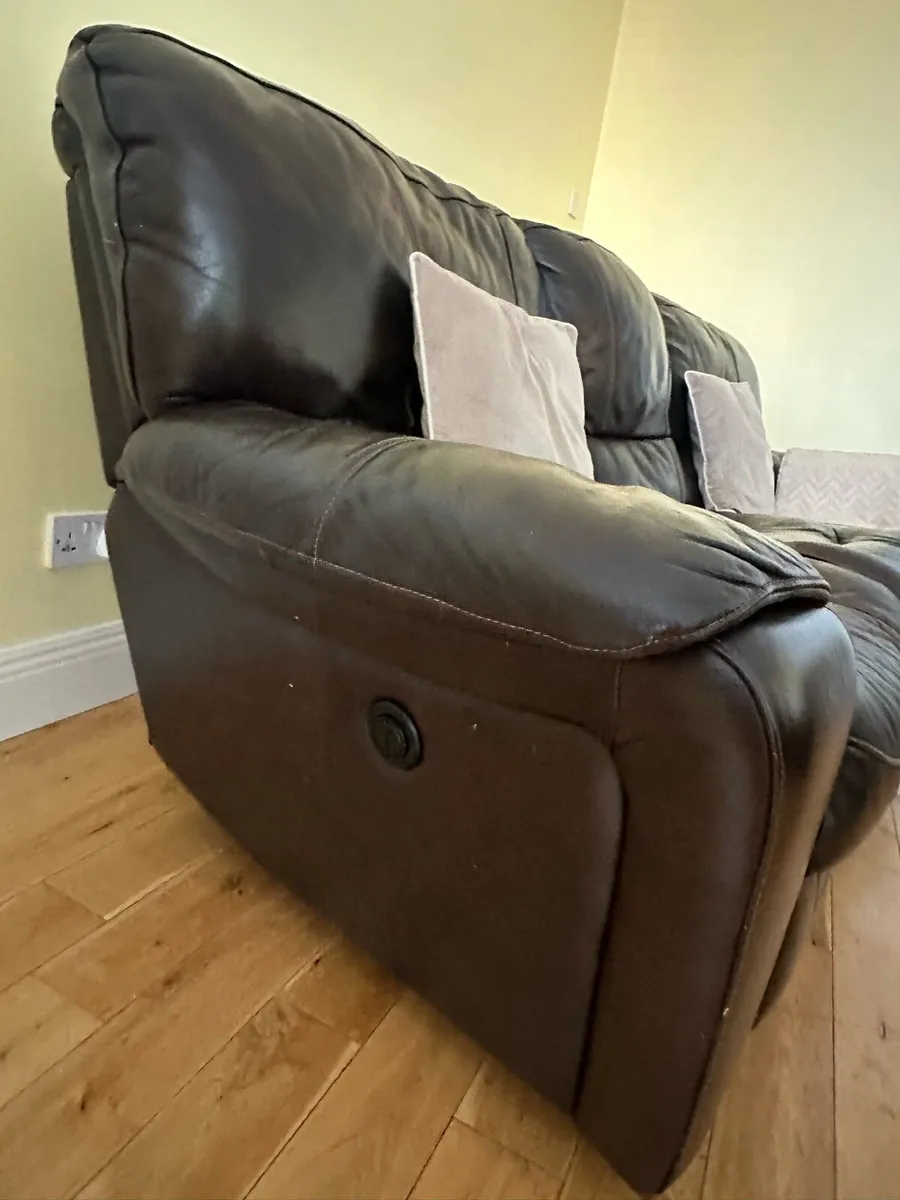 3 piece brown leather suite - Image 2