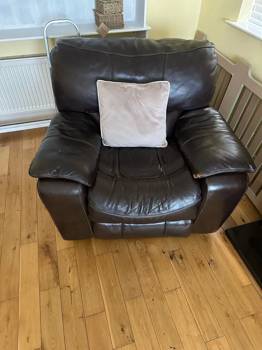 3 piece brown leather suite - Image 4