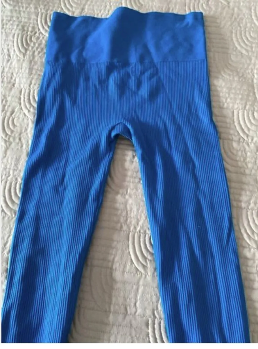 Stradivarius Leggings Size M - Image 2