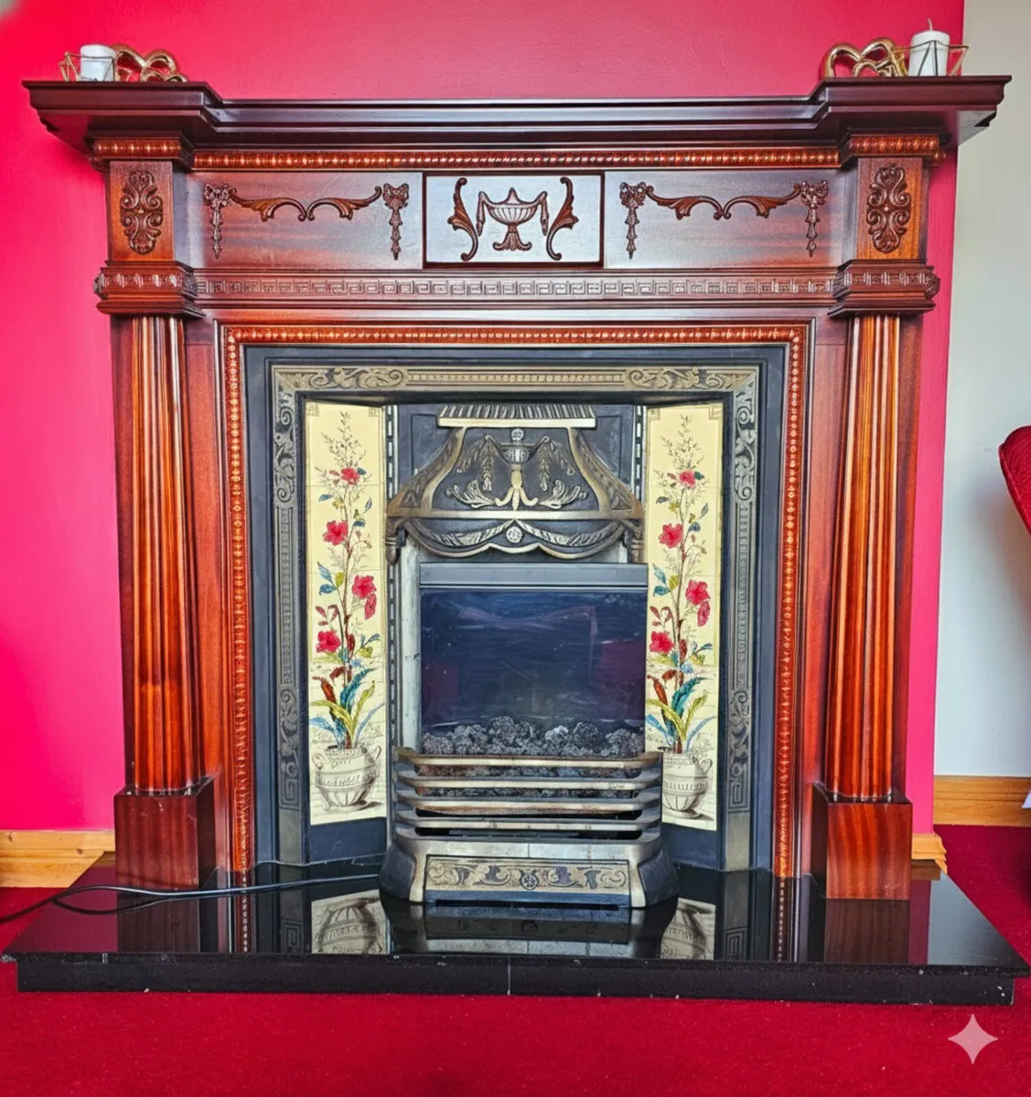 Fireplace with electric insert - Image 1