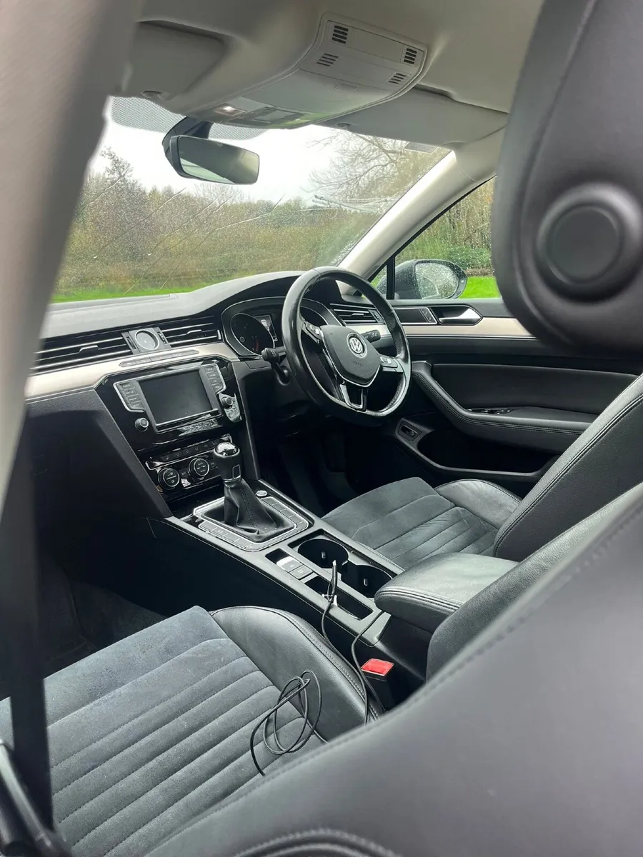 Volkswagen Passat 2016 - Image 4