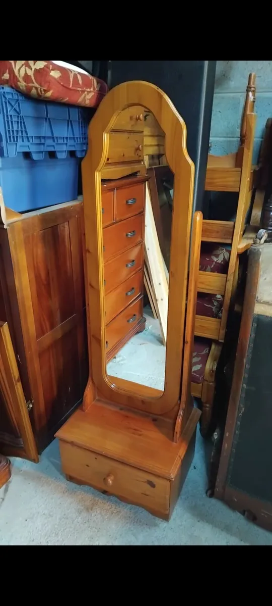 Freestanding pine mirror