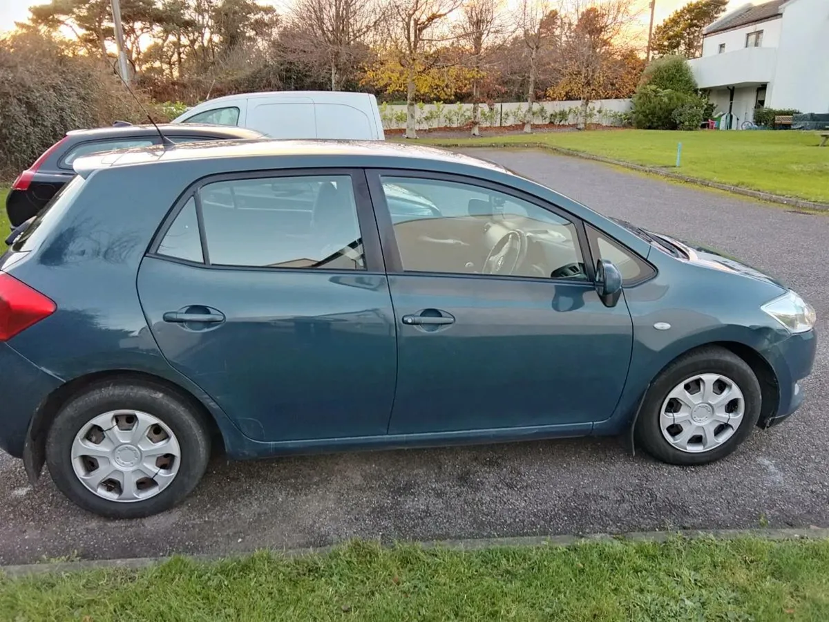 Toyota auris - Image 1