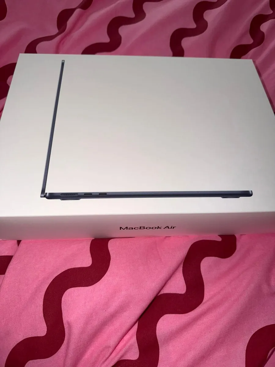 MacBook Air m4 - Image 1