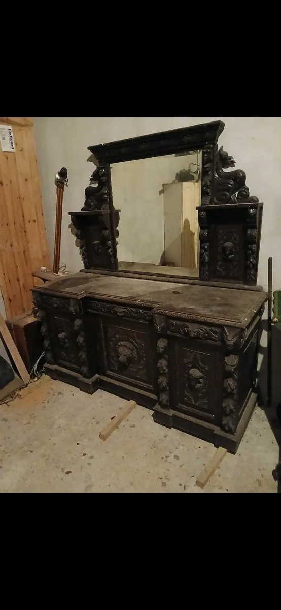 Vintage side board with mirrow - Image 1