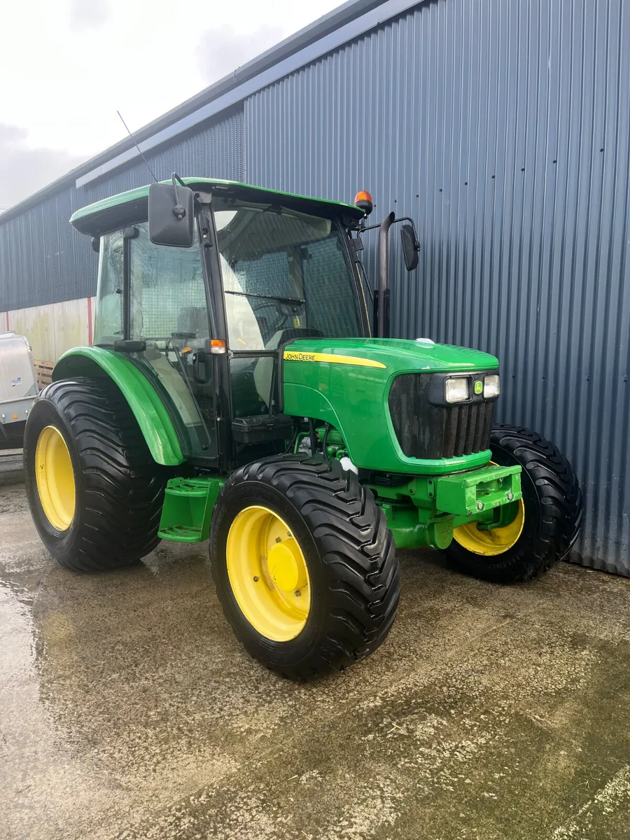 John Deere 5055E - Image 1