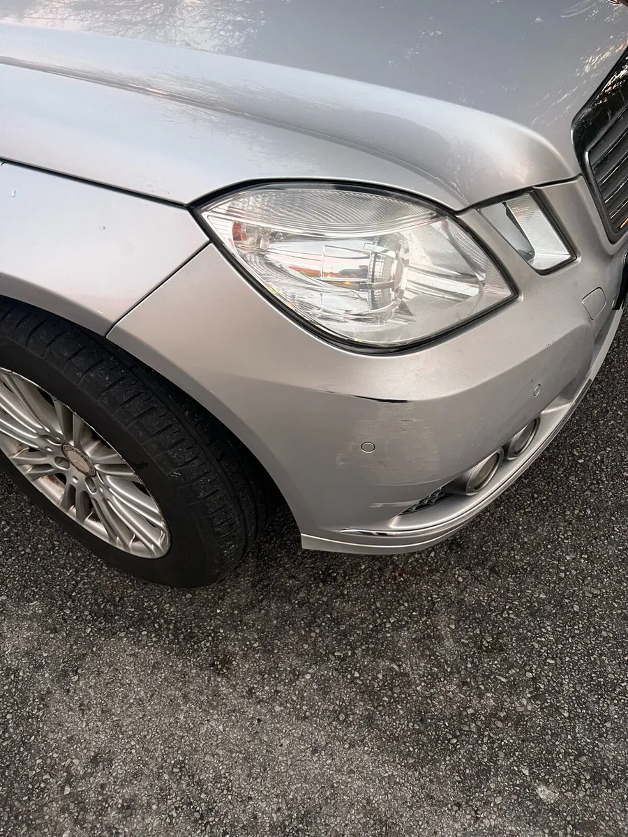 Mercedes benz E220 - Image 2