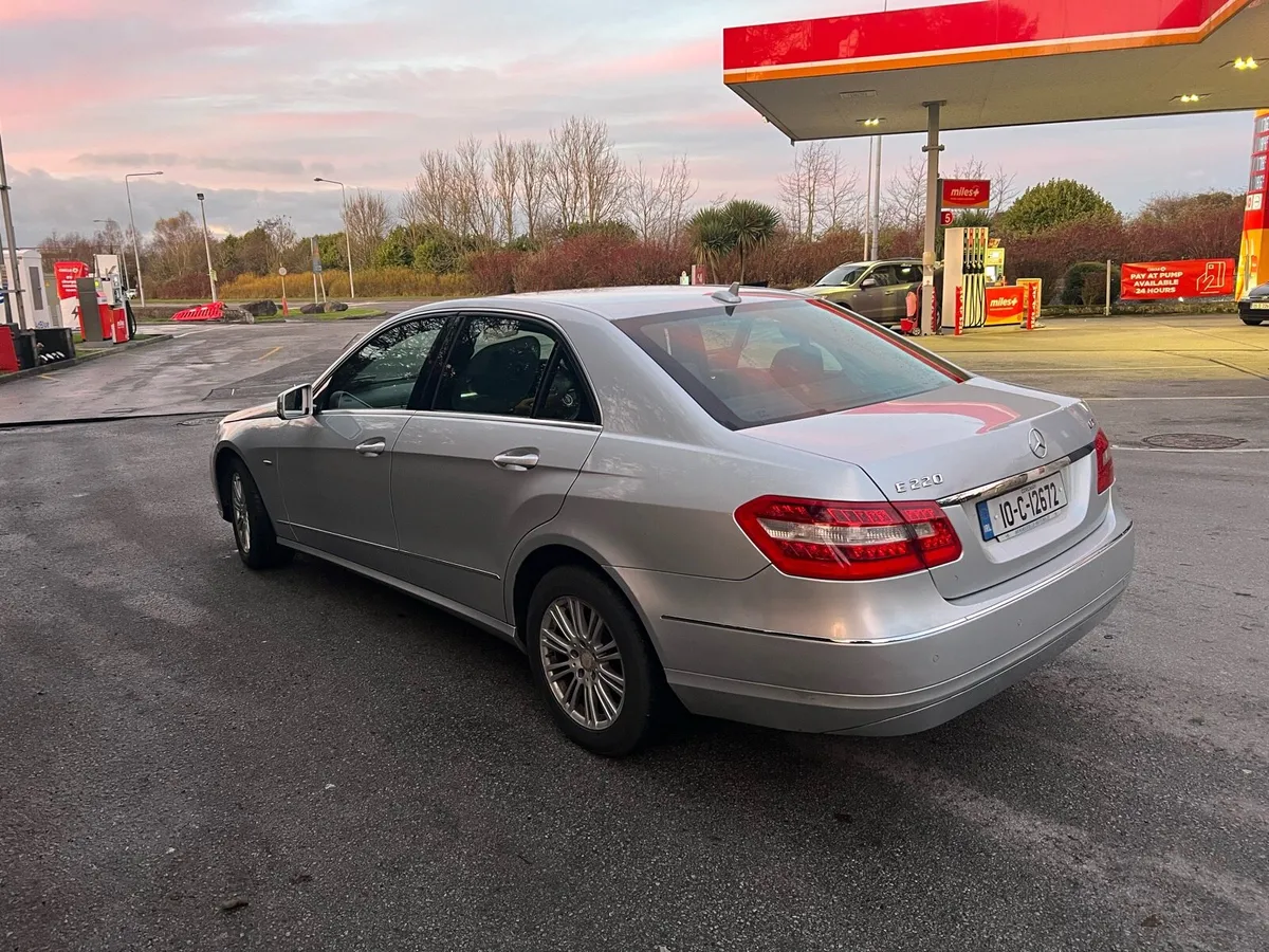 Mercedes benz E220 - Image 1
