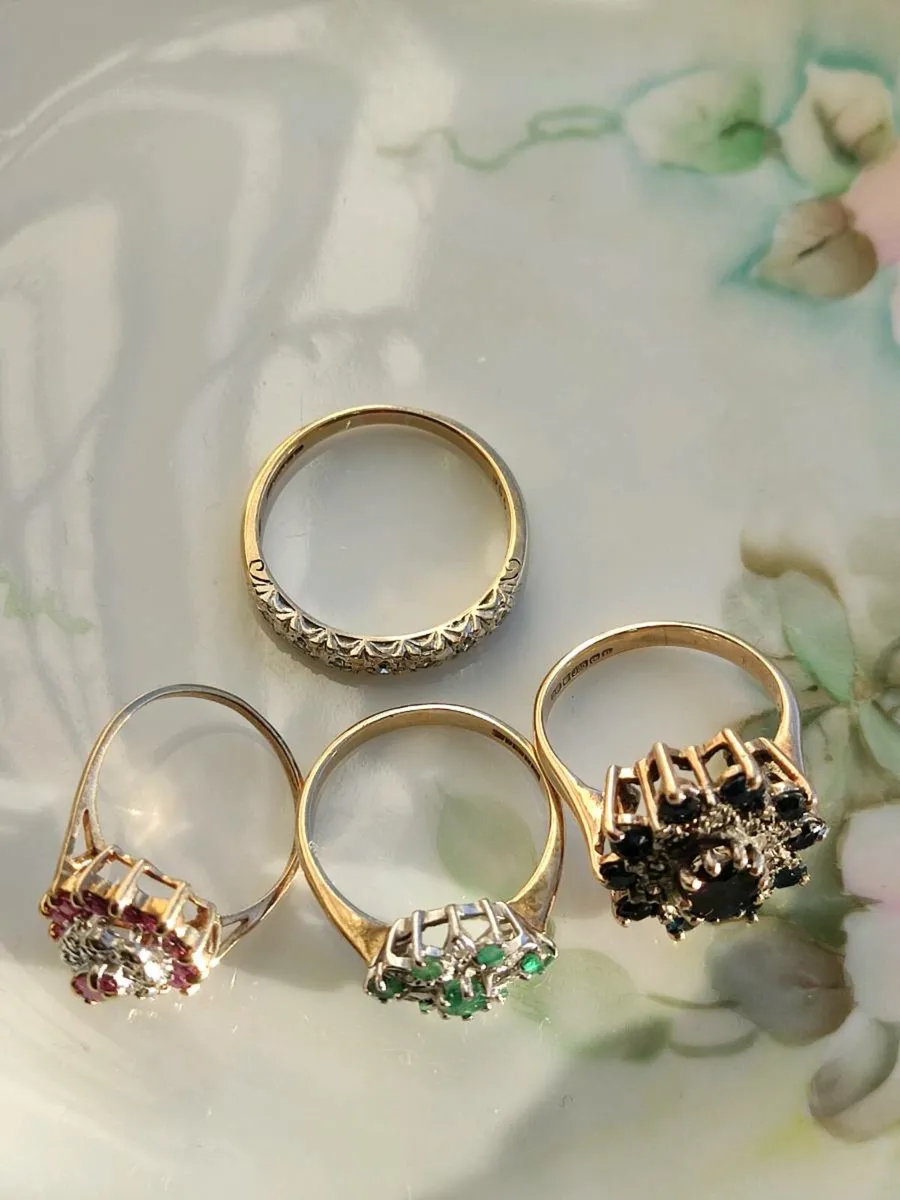 Vintage  9 CT Yellow Gold diamond rings - Image 3