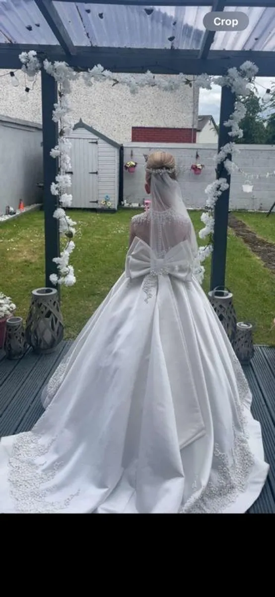 Communion dress, hoop, veil, bag, hairpiece, umbrella - Image 3