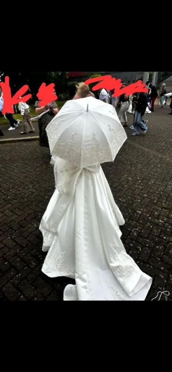 Communion dress, hoop, veil, bag, hairpiece, umbrella - Image 4