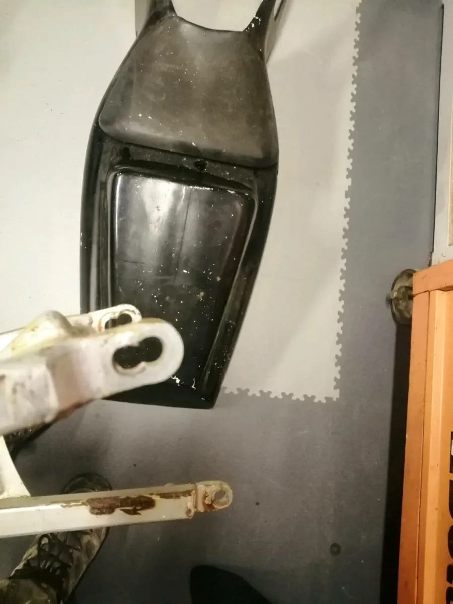 Zx9r B/ VFR parts - Image 4