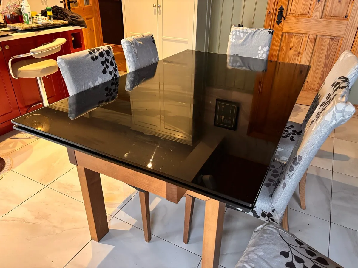 Price drop ….. Dining Table - Image 1