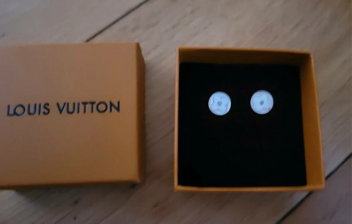 Louis Vuitton Blossom Sun Silver Tone Earrings - Image 4